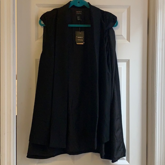 Black cape/vest - Picture 2 of 3